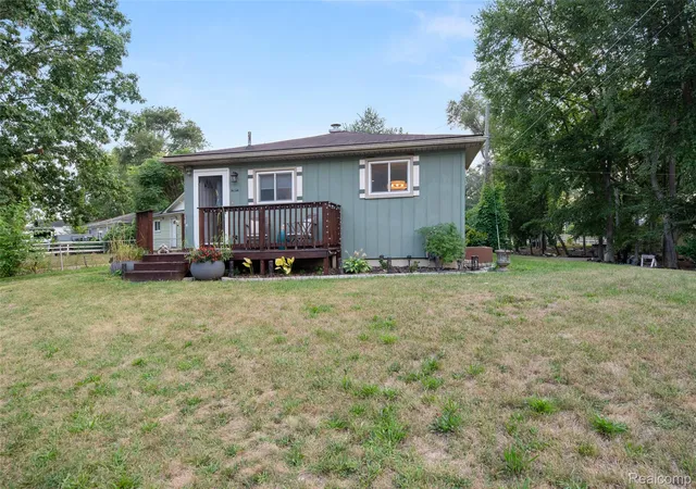 Photo 1 of Sale Pending at 9303 Beechcrest St, White Lake Charter Township Oakland, MI 48386 | MLS# 20261069358 | Listing updated on 2026-08-31
