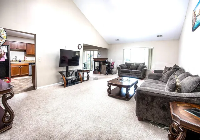 Listing Photo 4 - Condo for sale in building located at 14225 Shadywood Dr, Sterling Heights, MI 48312