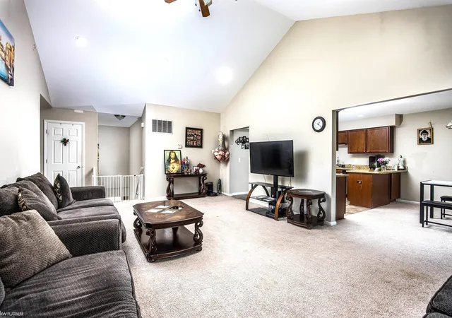 Listing Photo 5 - Condo for sale in building located at 14225 Shadywood Dr, Sterling Heights, MI 48312