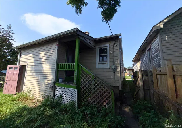 Photo 3 of Single family home for sale at 13 Ridge St, Ecorse City Wayne, MI 48229 | MLS# 20261069369 | Listing updated on 2026-08-29