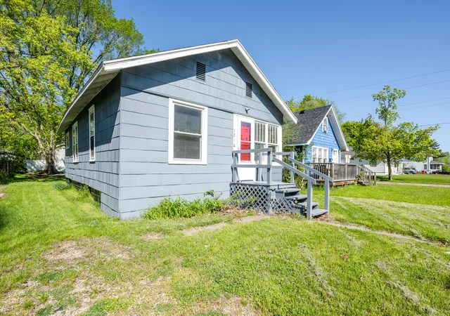 Photo 2 of Single family home for sale at 1216 Broadway, Benton Harbor City Berrien, MI 49022 | MLS# 69026045928 | Listing updated on 2026-08-29