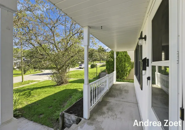 Photo 3 of Single family home for sale at 1044 Lockridge Dr Ne, Grand Rapids City Kent, MI 49505 | MLS# 65026045932 | Listing updated on 2026-09-09