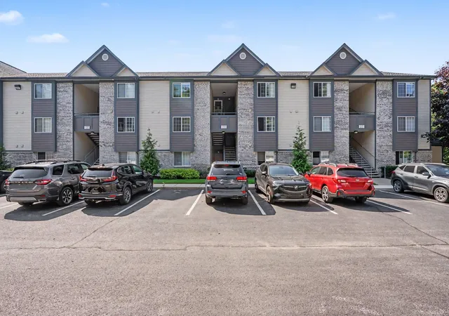 Photo 1 of Condo for sale at 18400 N Ridge Ct #17, Spring Lake Township Ottawa, MI 49456 | MLS# 71026045933 | Listing updated on 2026-09-03