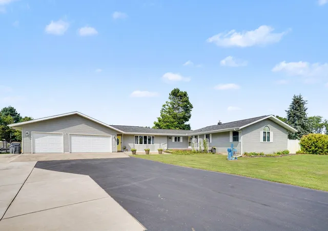 Single family home for sale at 12996 Bayview Dr, SchoolcraftTownship_Kalamazoo, MI 49097 | MLS# 66026045940