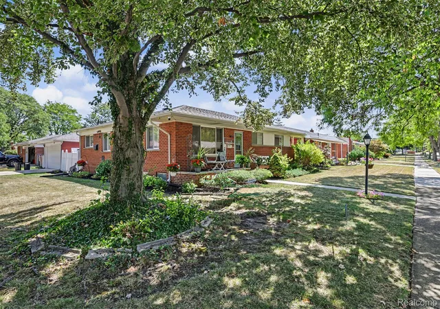 Photo 2 of Single family home for sale at 7292 Fairwood Dr, Dearborn Heights City Wayne, MI 48127 | MLS# 20261069401 | Listing updated on 2026-09-14