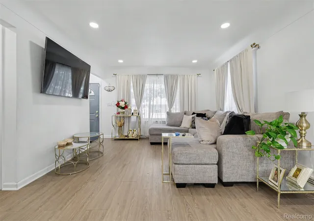 Photo 4 of Single family home for sale at 7292 Fairwood Dr, Dearborn Heights City Wayne, MI 48127 | MLS# 20261069401 | Listing updated on 2026-09-14