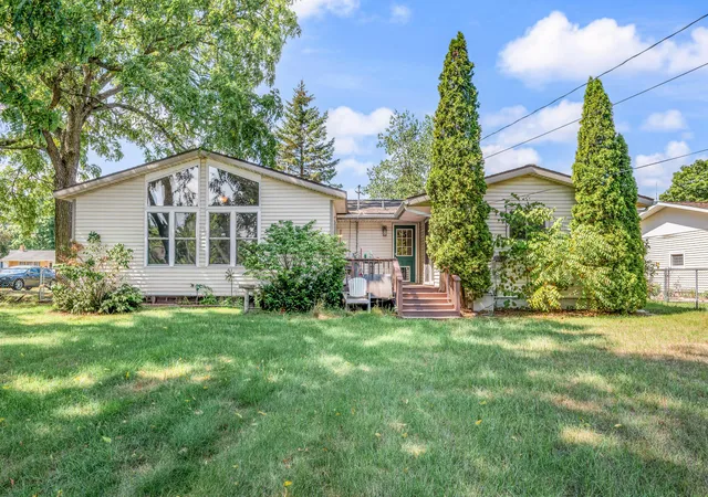 Photo 3 of Single family home for sale at 623 Lilac Ave, Big Rapids City Mecosta, MI 49307 | MLS# 72026045964 | Listing updated on 2026-09-09