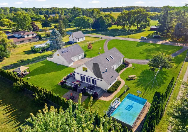 Photo 3 of Single family home for sale at 59441 Romeo Plank Rd, Ray Township Macomb, MI 48096 | MLS# 58050220221 | Listing updated on 2026-10-09
