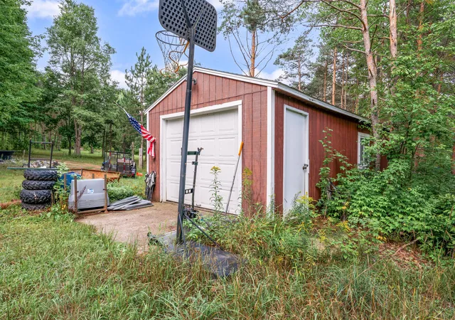 Photo 3 of Single family home for sale at 9957 150Th Ave, Cedar Township Osceola, MI 49677 | MLS# 72026045967 | Listing updated on 2026-09-08
