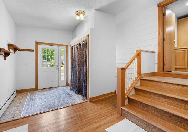Photo 4 of Single family home for sale at 202 Seventeenth St, Traverse City City Grand Traverse, MI 49684 | MLS# 78080073021 | Listing updated on 2026-09-03