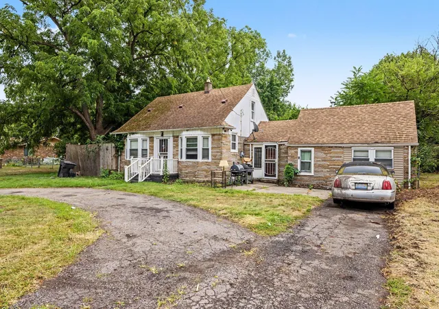 Photo 2 of Single family home for sale at 23071 Chippewa St, Detroit City Wayne, MI 48219 | MLS# 65026045968 | Listing updated on 2026-09-08