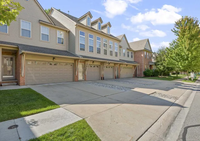 Condo for sale at 56696 Long Island Dr, ShelbyCharterTownship_Macomb, MI 48316 | MLS# 58050220228