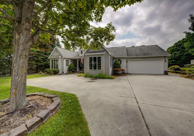 Photo 4 of Single family home for sale at 4445 Silver Valley Ln, Garfield Charter Township Grand Traverse, MI 49684 | MLS# 78080073024 | Listing updated on 2026-09-18