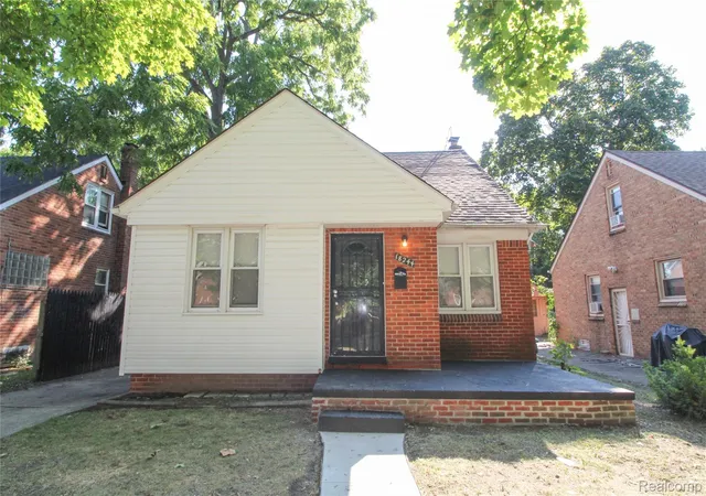 Photo 1 of Single family home for sale at 18244 Faust Ave, Detroit City Wayne, MI 48219 | MLS# 20261069438 | Listing updated on 2026-09-18
