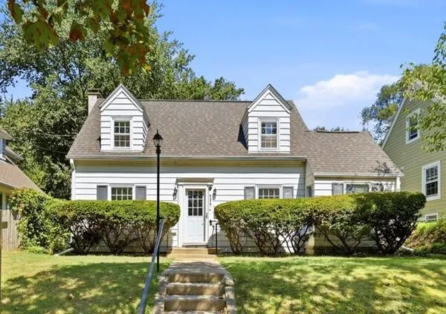 Photo 1 of Sale Pending at 526 Montrose Ave, Kalamazoo City Kalamazoo, MI 49008 | MLS# 66026045991 | Listing updated on 2026-09-16