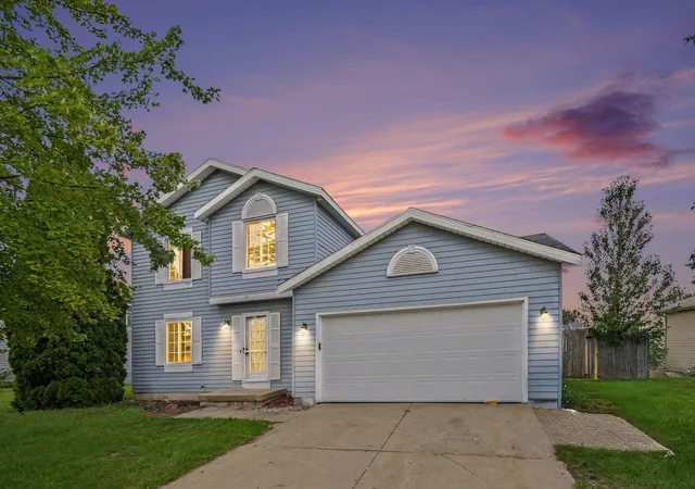 Photo 2 of Single family home for sale at 4911 Weatherstone Ln Se, Kentwood City Kent, MI 49508 | MLS# 65026045996 | Listing updated on 2026-09-16