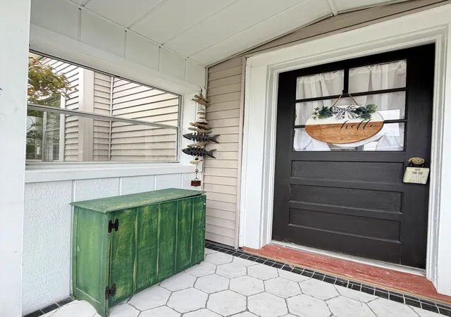 Photo 4 of Single family home for sale at 404 W Court St, Ludington City Mason, MI 49431 | MLS# 67026045999 | Listing updated on 2026-10-17