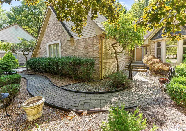 Photo 2 of Single family home for sale at 2534 Farmdale Dr, Sterling Heights City Macomb, MI 48314 | MLS# 57050220235 | Listing updated on 2026-09-17