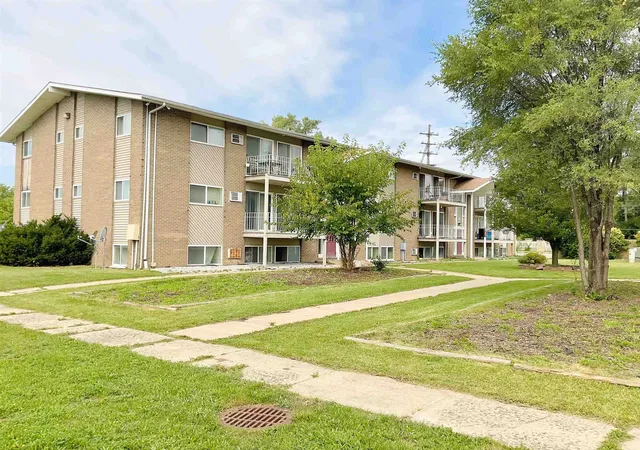 Photo 3 of Multi family home for sale at 410 Lippincott Blvd, Flint City Genesee, MI 48503 | MLS# 5050220241 | Listing updated on 2026-09-29