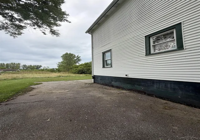 Photo 3 of Single family home for sale at 3139 Janes Rd, Buena Vista Charter Township Saginaw, MI 48601 | MLS# 61050220244 | Listing updated on 2026-08-30