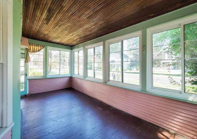 Photo 4 of Single family home for sale at 210 S Elm St, Three Oaks Village Berrien, MI 49128 | MLS# 69026046018 | Listing updated on 2026-09-23