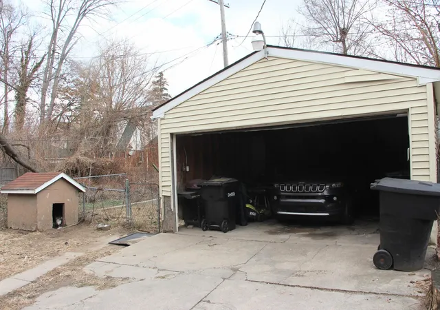 Photo 4 of Single family home for sale at 15370 Hartwell St, Detroit City Wayne, MI 48227 | MLS# 81026046021 | Listing updated on 2026-10-22