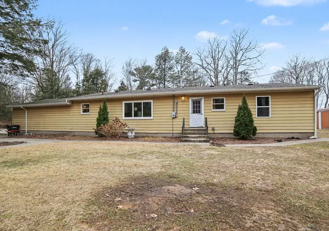 Photo 36 of Single family home for sale at 8590 W Thomas St, Benona Township Oceana, MI 49455 | MLS# 65026046025 | Listing updated on 2026-08-31