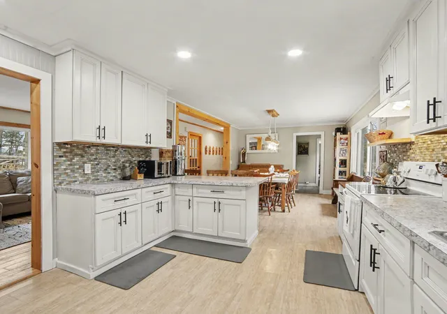 Photo 5 of Single family home for sale at 8590 W Thomas St, Benona Township Oceana, MI 49455 | MLS# 65026046025 | Listing updated on 2026-08-31
