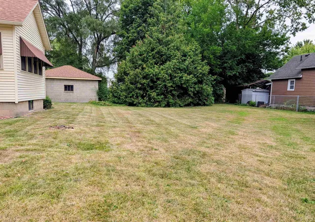 Photo 3 of Single family home for sale at 1205 Wilson St, Bay City City Bay, MI 48708 | MLS# 61050220251 | Listing updated on 2026-09-01