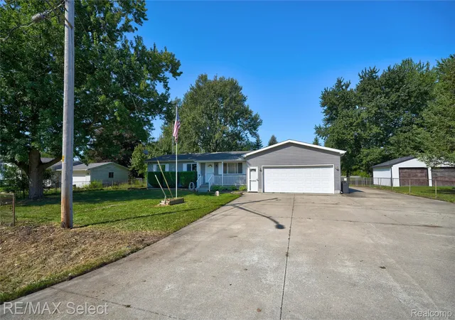 Photo 2 of Single family home for sale at 2122 Hillsdale Dr, Davison Township Genesee, MI 48423 | MLS# 20261069539 | Listing updated on 2026-09-10