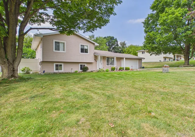 Photo 2 of Single family home for sale at 4411 Huckleberry Cir, Deerfield Township Lapeer, MI 48421 | MLS# 20261069543 | Listing updated on 2026-08-31