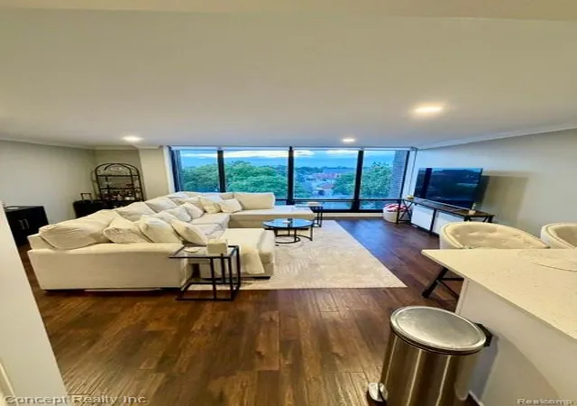 Photo 4 of Condo for sale at 20 Chestnut St #602, Wyandotte City Wayne, MI 48192 | MLS# 20261069545 | Listing updated on 2026-09-03