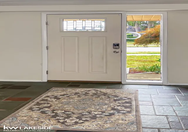 Photo 3 of Single family home for sale at 3615 Bicsak Dr Dr, Warren City Macomb, MI 48092 | MLS# 58050220256 | Listing updated on 2026-08-31