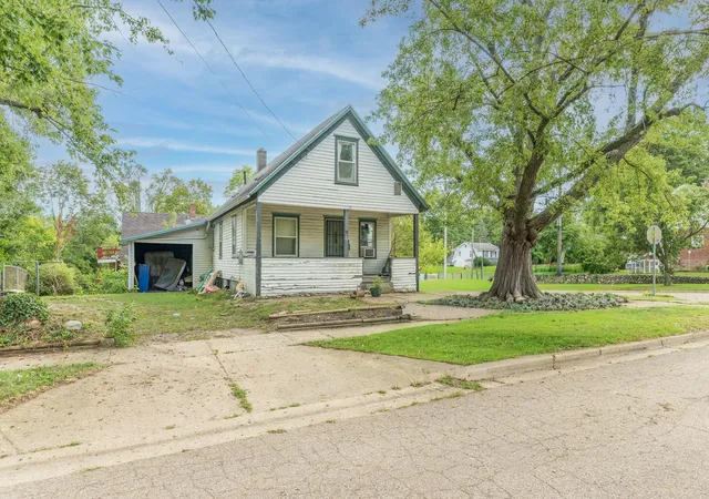Photo 1 of Sale Pending at 62 Fairview Ave, Battle Creek City Calhoun, MI 49017 | MLS# 66026046050 | Listing updated on 2026-09-01