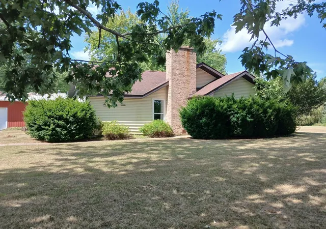 Single family home for sale at 4589 Geneva Rd, WarrenTownship_Midland, MI 48618 | MLS# 79080073037