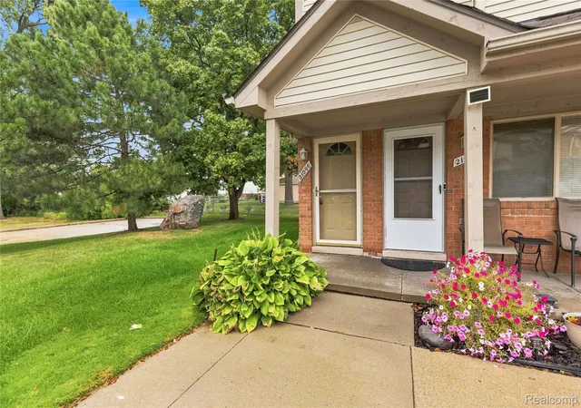 Photo 2 of Condo for sale at 21096 Flora St, Roseville, MI 48066 | MLS# 20261069599 | Listing updated on 2026-09-14