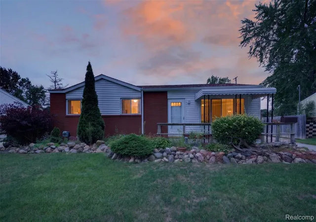 Photo 4 of Single family home for sale at 310 Tamarac Dr, Davison City Genesee, MI 48423 | MLS# 20261069613 | Listing updated on 2026-09-05