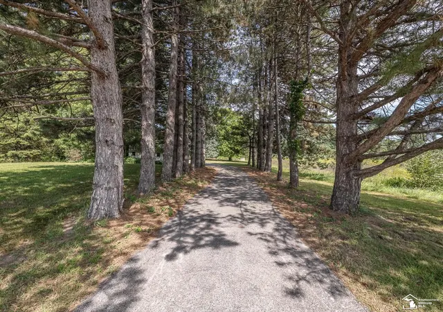 Photo 2 of Single family home for sale at 13300 Ida West Rd, Dundee Township Monroe, MI 49270 | MLS# 57050220269 | Listing updated on 2026-09-04