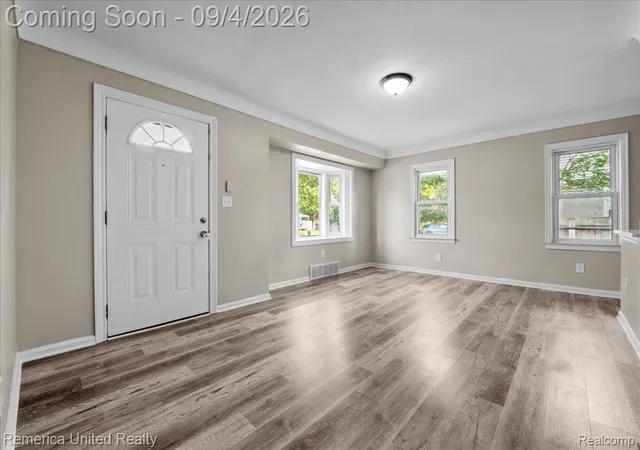 Photo 2 of Single family home for sale at 28526 Brentwood St, Southfield, MI 48076 | MLS# 20261069616 | Listing updated on 2026-09-10
