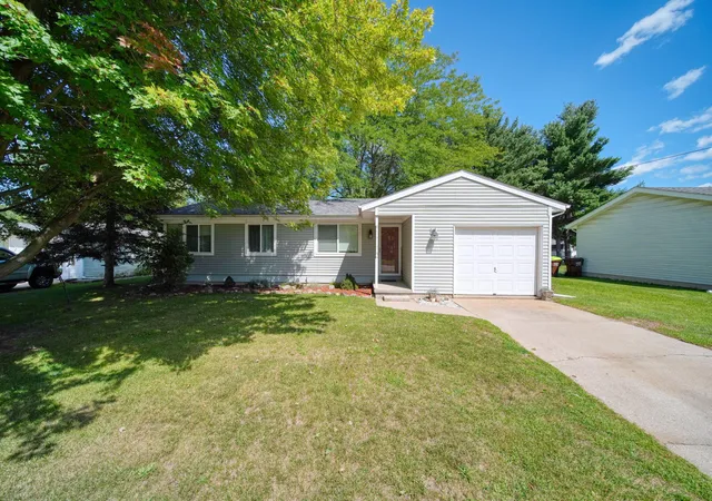 Photo 1 of Single family home for sale at 904 N Union St, Tecumseh City Lenawee, MI 49286 | MLS# 81026046076 | Listing updated on 2026-08-31