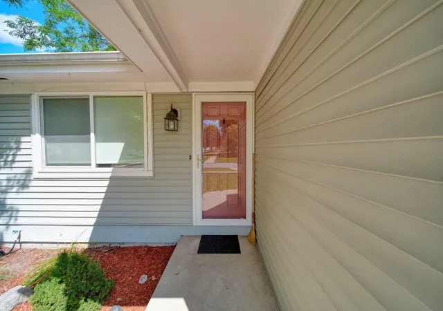 Photo 3 of Single family home for sale at 904 N Union St, Tecumseh City Lenawee, MI 49286 | MLS# 81026046076 | Listing updated on 2026-09-19