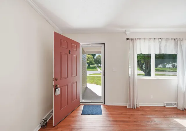 Photo 4 of Single family home for sale at 904 N Union St, Tecumseh City Lenawee, MI 49286 | MLS# 81026046076 | Listing updated on 2026-09-19