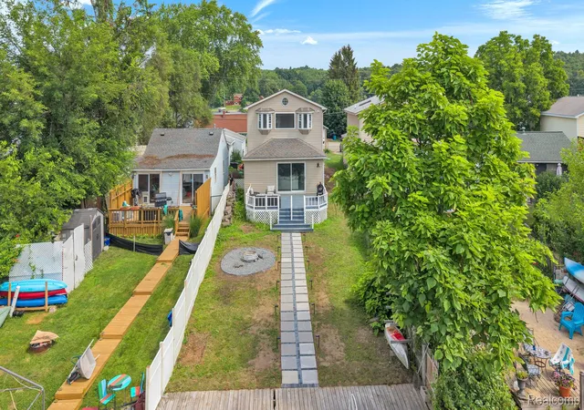 Photo 3 of Single family home for sale at 8963 Tackles Dr, White Lake Charter Township Oakland, MI 48386 | MLS# 20261069622 | Listing updated on 2026-09-06
