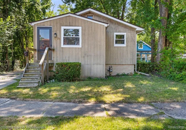Photo 1 of Single family home for sale at 5251 Gateshead St, Detroit City Wayne, MI 48236 | MLS# 20261069627 | Listing updated on 2026-08-31