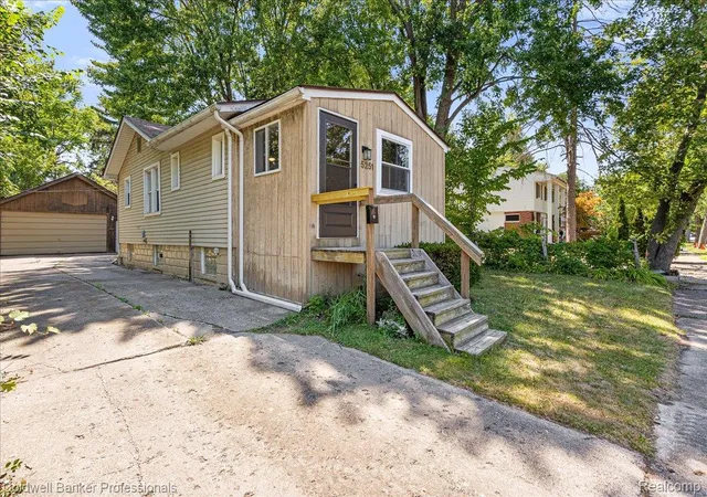 Photo 2 of Single family home for sale at 5251 Gateshead St, Detroit City Wayne, MI 48236 | MLS# 20261069627 | Listing updated on 2026-08-31