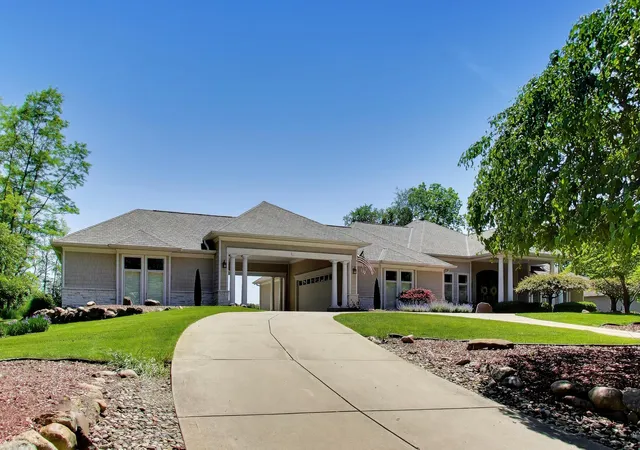 Photo 1 of Mansion for sale at 1920 High Mdw S, Bertrand Township Berrien, MI 49120 | MLS# 69026046079 | Listing updated on 2026-10-28