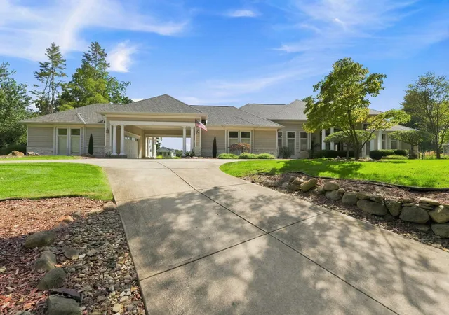 Photo 3 of Single family home for sale at 1920 High Mdw S, Bertrand Township Berrien, MI 49120 | MLS# 69026046079 | Listing updated on 2026-10-02