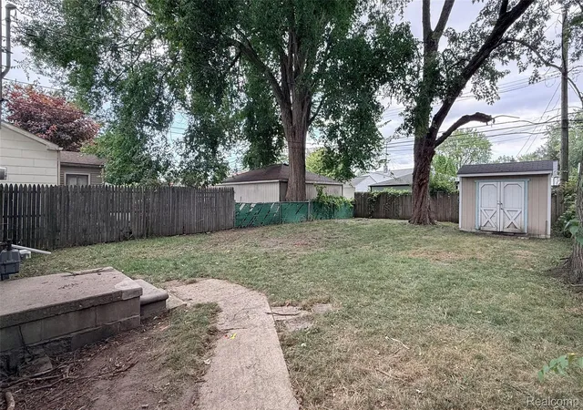 Photo 3 of Single family home for sale at 712 E Lincoln Ave, Madison Heights, MI 48071 | MLS# 20261069637 | Listing updated on 2026-10-22