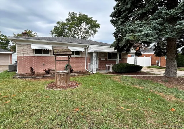 Photo 1 of Single family home for sale at 31263 Hayes Rd, Warren, MI 48088 | MLS# 20261069645 | Listing updated on 2026-09-01