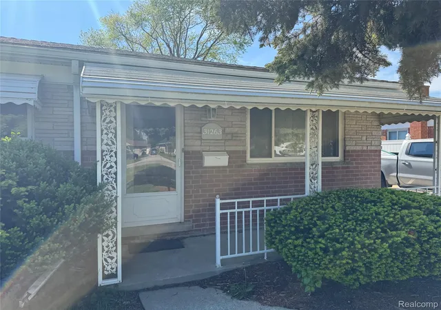 Photo 3 of Single family home for sale at 31263 Hayes Rd, Warren, MI 48088 | MLS# 20261069645 | Listing updated on 2026-09-01